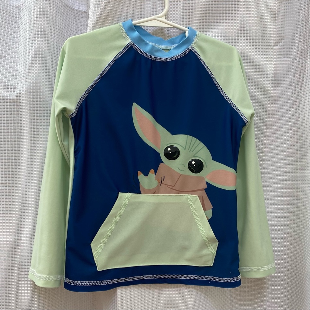Boys STAR WARS Baby Yoda Rash Guard Shirt Size 5T